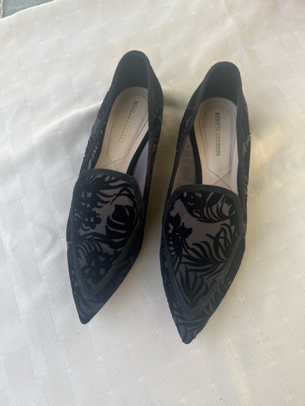 Nicholas Kirkwood Black Floral Pointed-Toe Velvet Flats size EU37.5 US 7-7.5